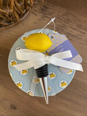 🍋 Set of lemon coasters with matching bottle stop